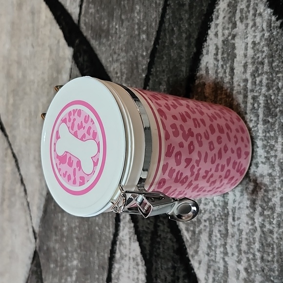 PINK LEOPARD PRINT AIRTIGHT PLASTIC DOG TREAT CONTAINER - Picture 1 of 13